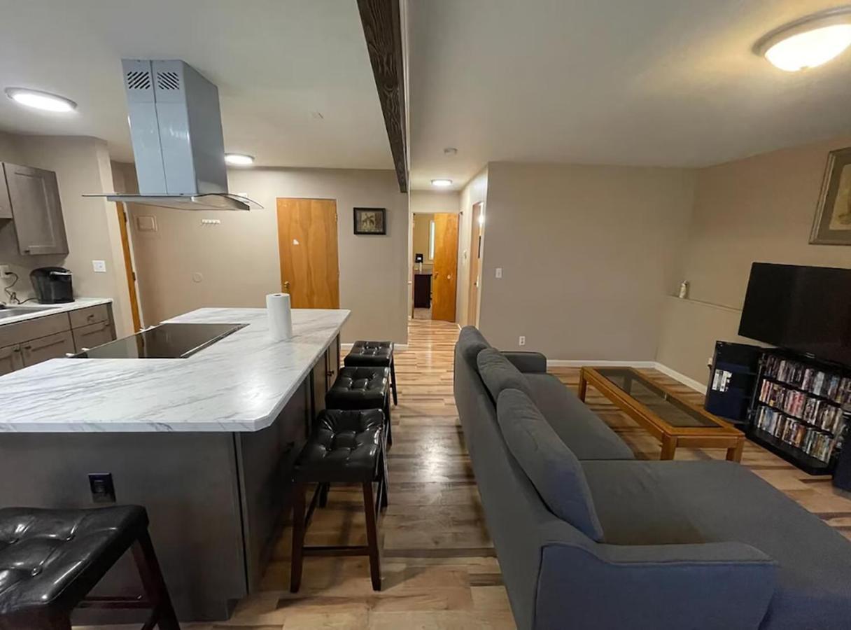 Centrally Located 2Br Spacious High-Speed Internet Анкъридж Екстериор снимка