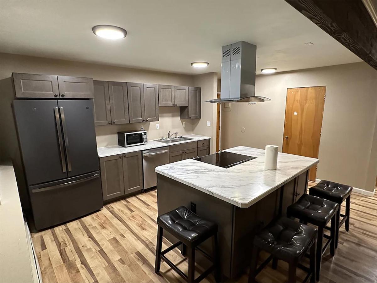 Centrally Located 2Br Spacious High-Speed Internet Анкъридж Екстериор снимка